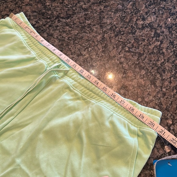 Columbia bright green shorts NWT XXL - Picture 7 of 12